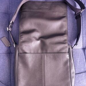 Coach Men's Leather Messenger Bag - BLACK - Minimal use